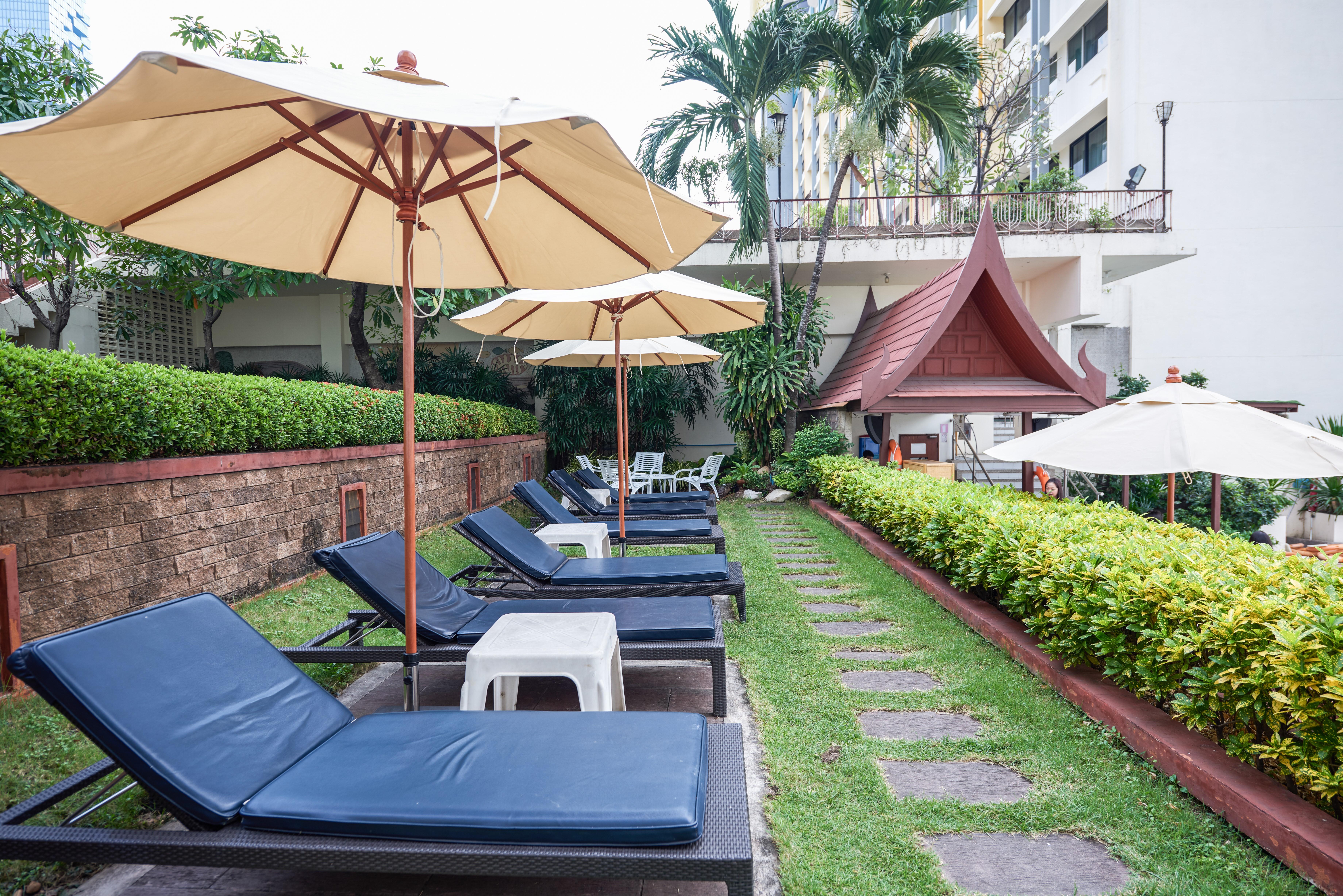 Hotel Triple Two Silom Bangkok Exterior foto