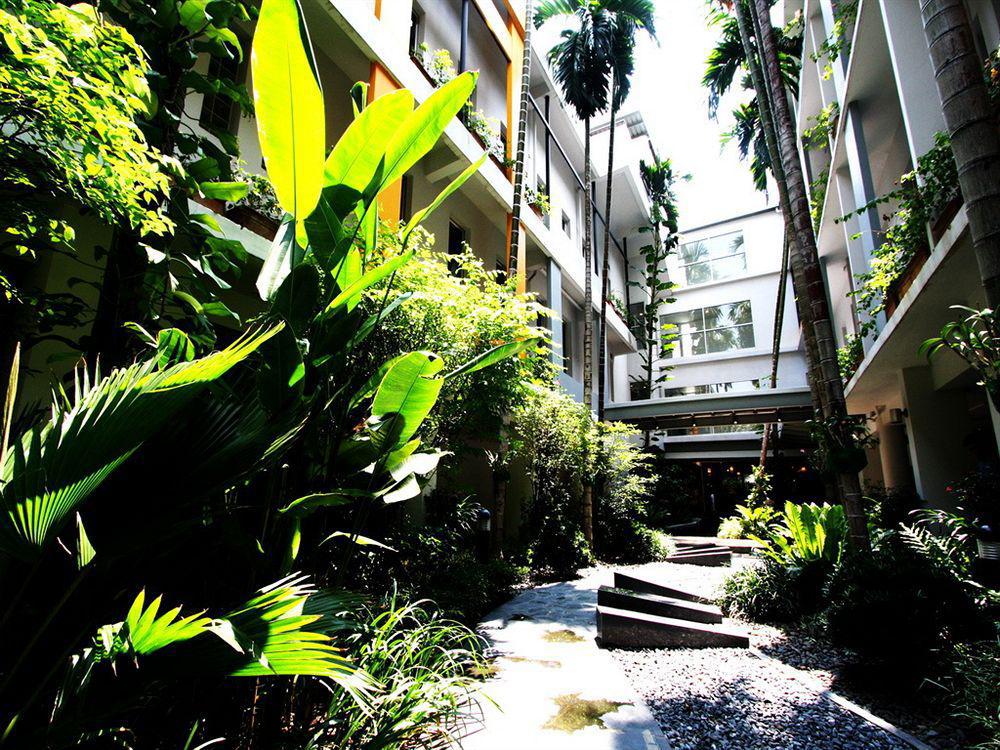 Hotel Triple Two Silom Bangkok Exterior foto